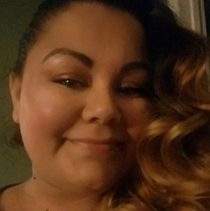 Meet your Posher, Tomasiena